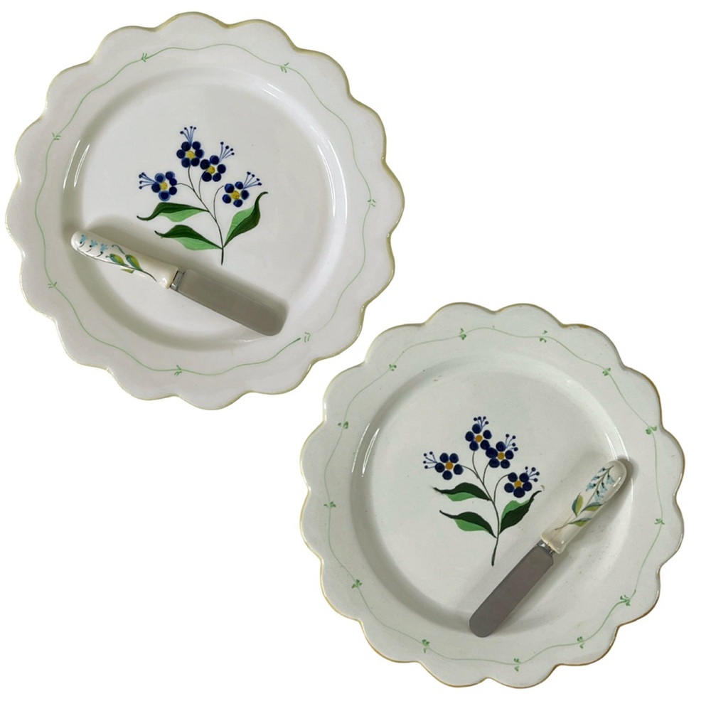 Set 2 SECLA Portugal Hand Painted Floral Dessert/Tea Plates + 2 Cheese Spreaders